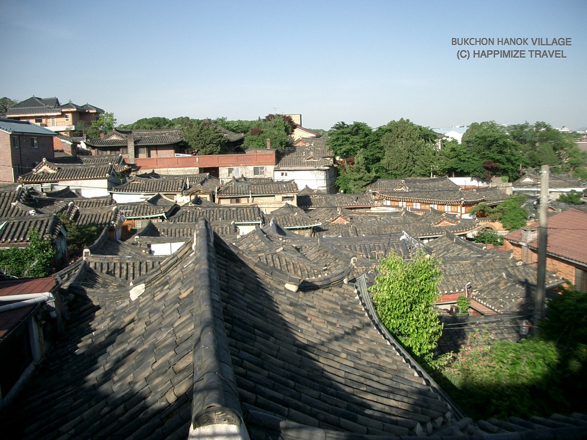 bukchon hanok village by happimize travel