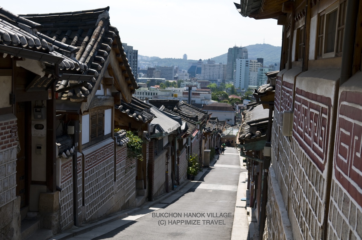 bukchon hanok village by happimize travel